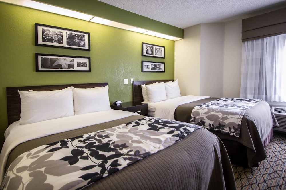 Standard Room, 2 Double Beds, Non Smoking - Photo 1