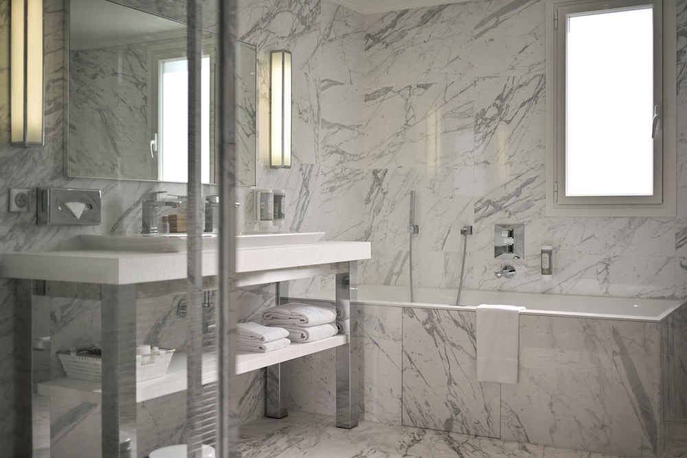 Premium Suite - Photo 6