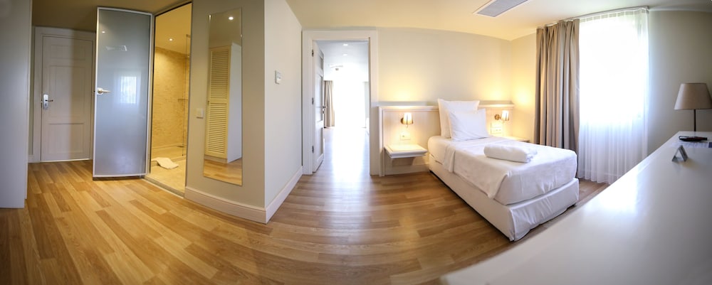 Family Room photo 2