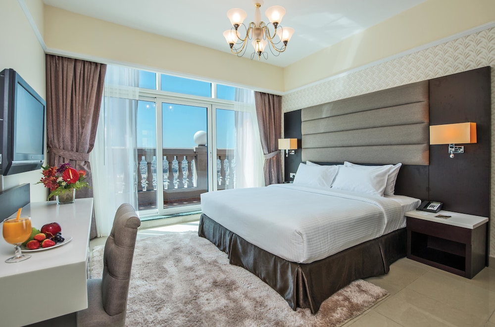 Club Room with Burj Khalifa View photo 3