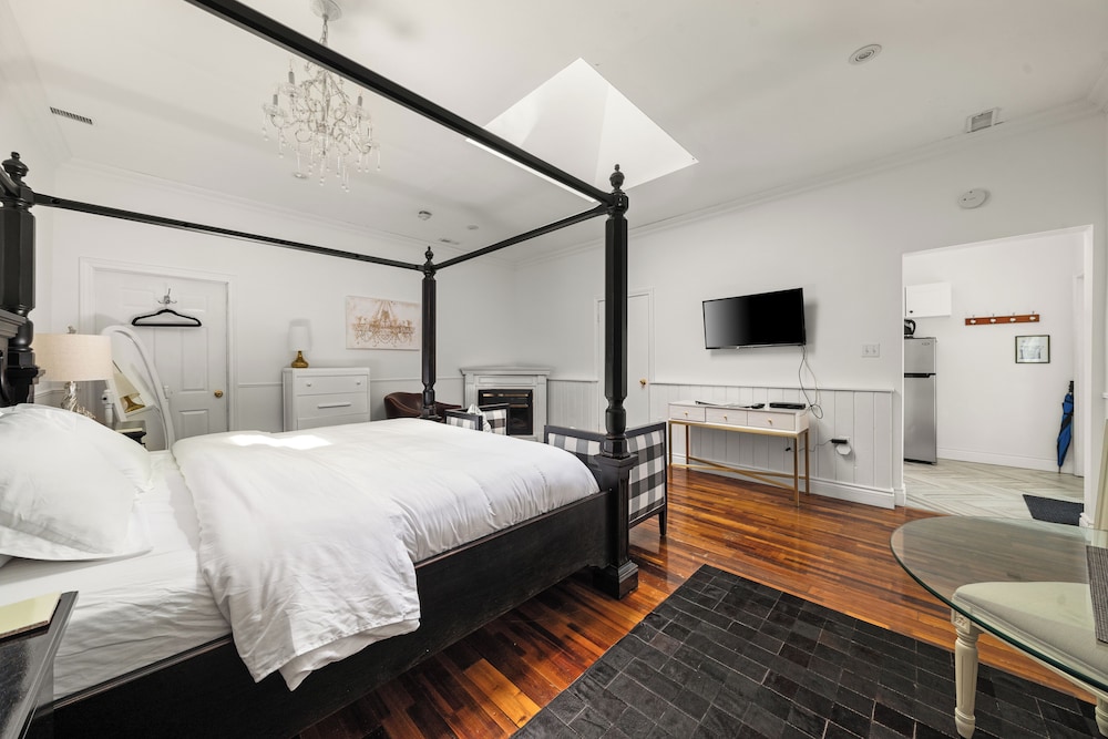Room 5 (The Hinterland) photo 2