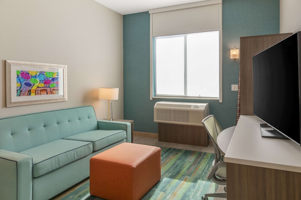 Suite, 1 King Bed, Accessible (Hearing) - Photo 6