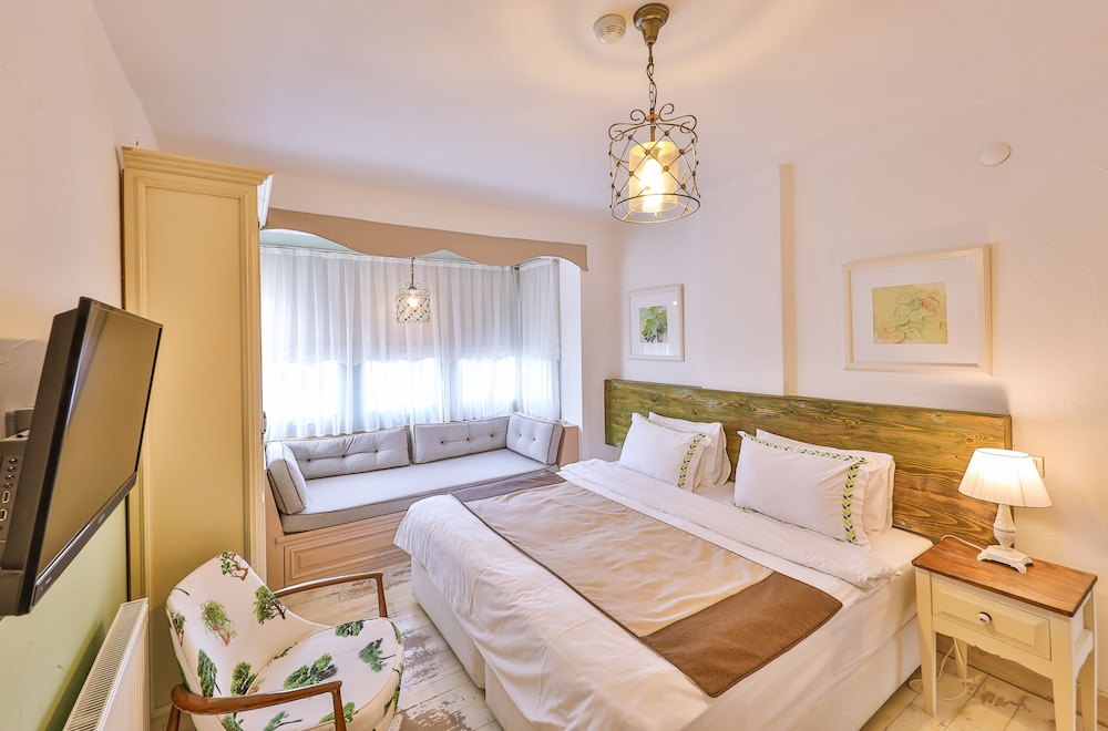 Standard Double or Twin Room, City View photo 3