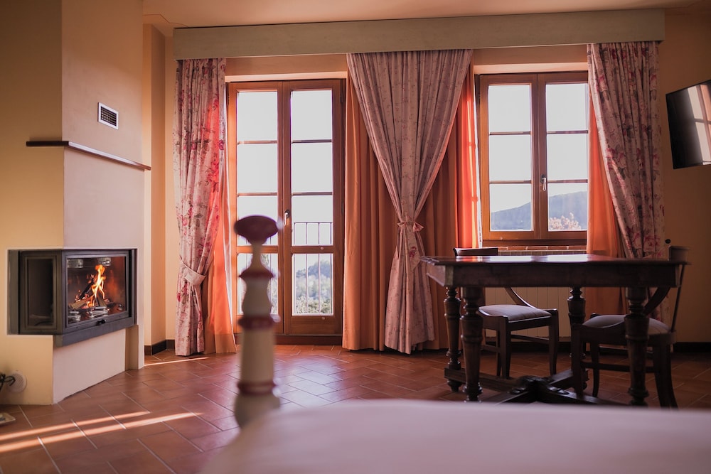 Suite - Photo 18