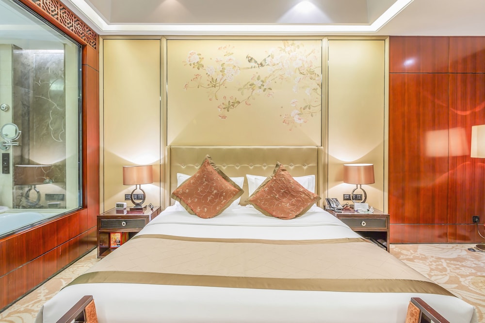 Luxury Room, 1 King Bed photo 1