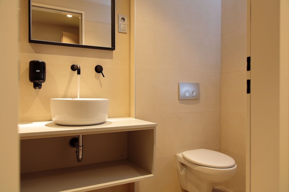 Standard Twin Room - Photo 6