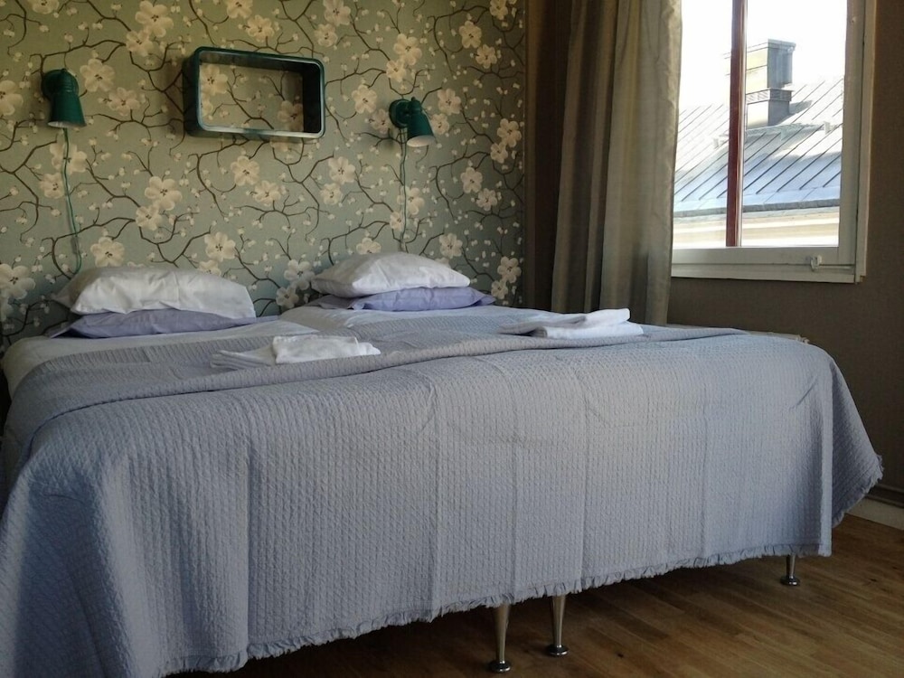 Standard Room, 1 King Bed, Non Smoking photo 1