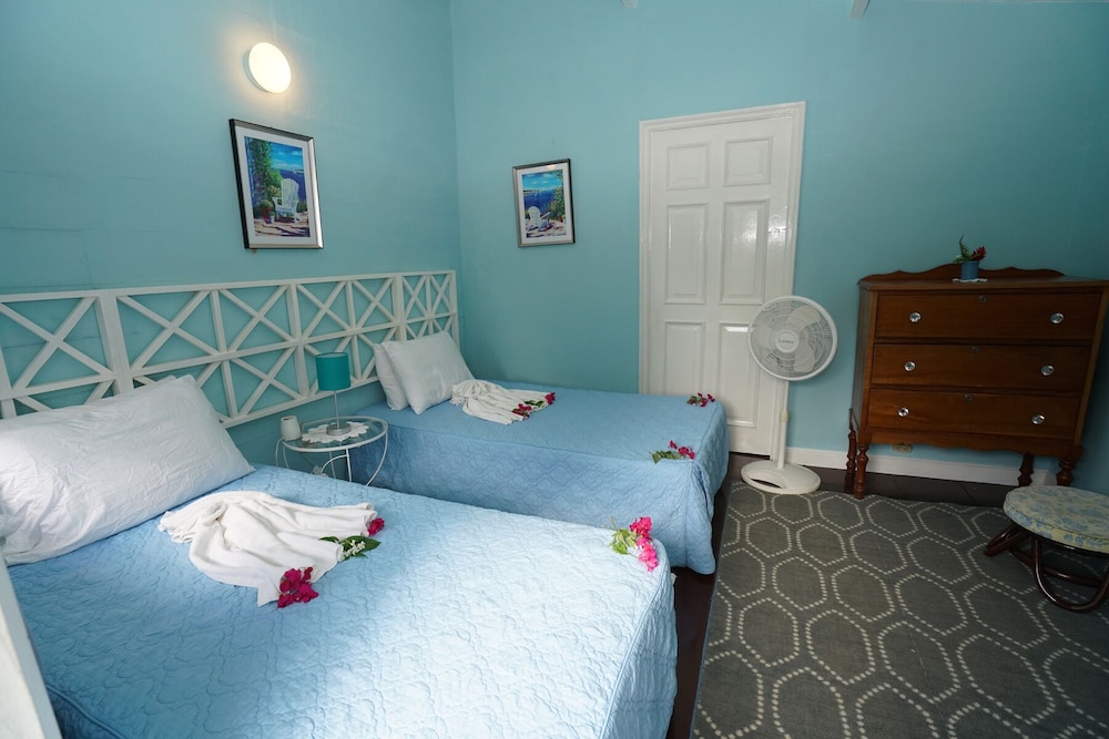 Traditional Double Or Twin Room, 1 Bedroom, Garden View, Ground Floor photo 2