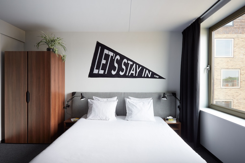Deluxe Double Room, 1 King Bed photo 3