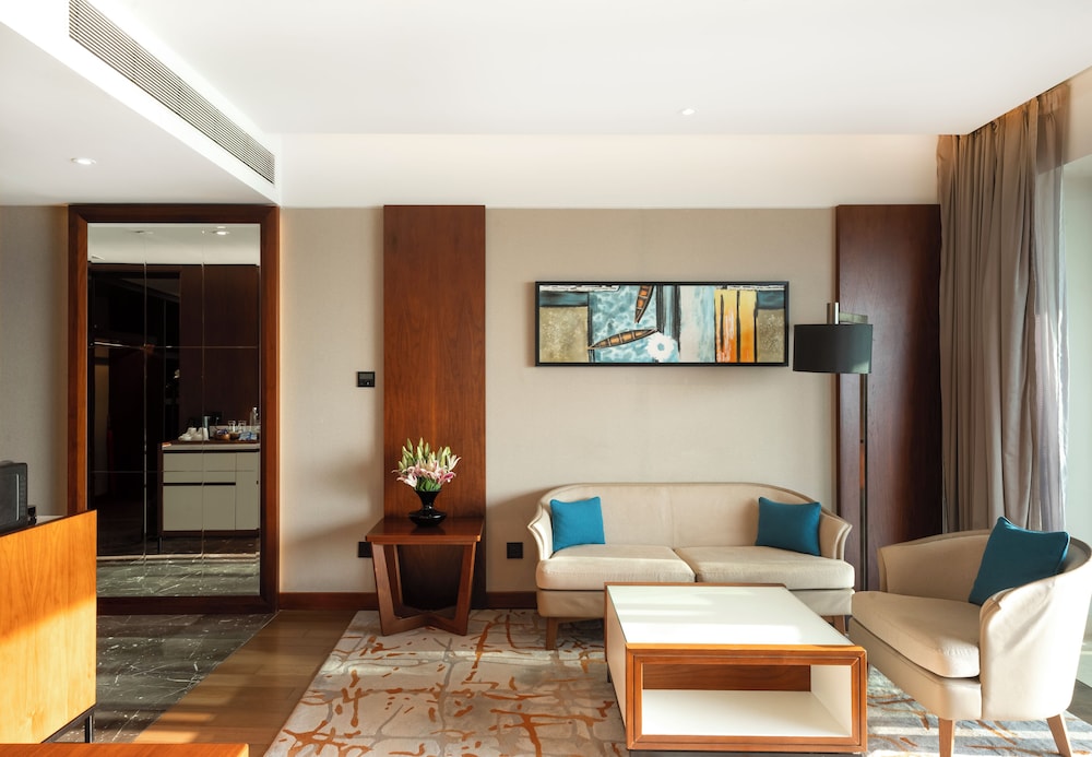 Room, 1 King Bed, Terrace (Club Access) photo 3