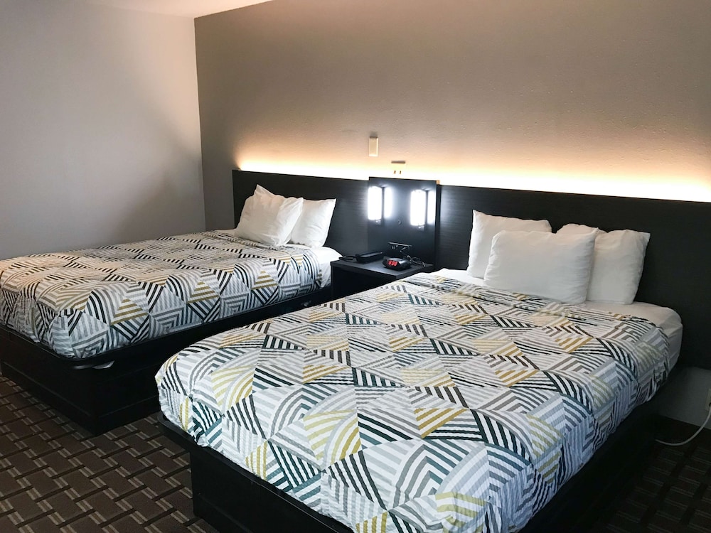 Standard Room, 2 Double Beds, Non Smoking, Refrigerator & Microwave - Photo 2