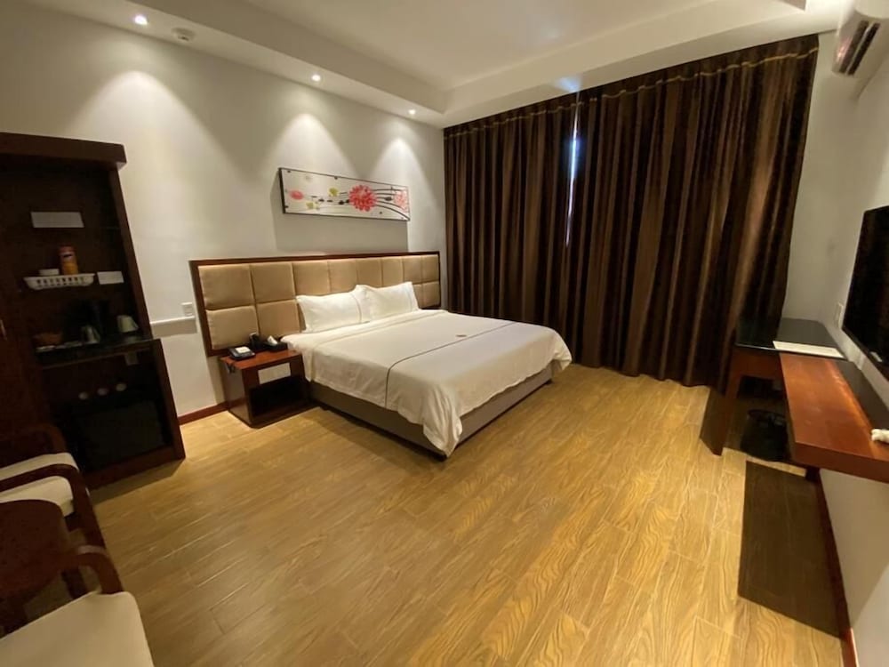 Handicap King Room, 2 Double Beds, Garden View (Extra Bed Available) photo 3