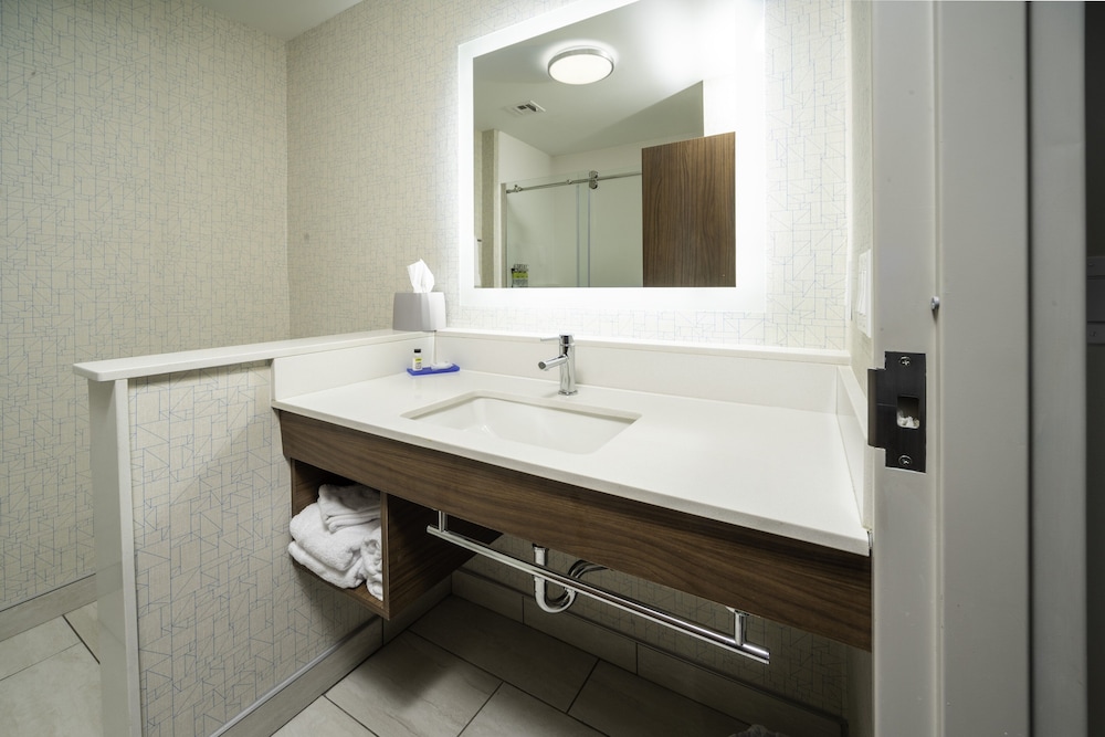 Suite, 1 King Bed (Additional Living Area) - Photo 6