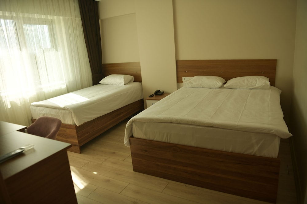 Basic Triple Room photo 1