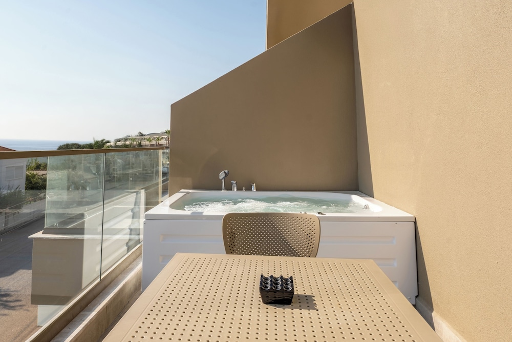 Romantic Room, Jetted Tub, Partial Sea View