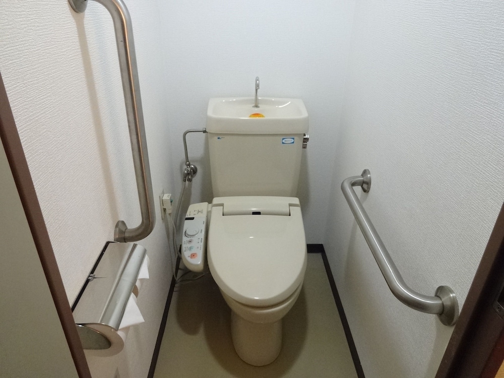 Japanese Style Room for 3 People with Bathroom Sink photo 3