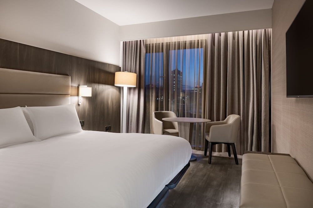 Standard Room, 1 Queen Bed photo 1