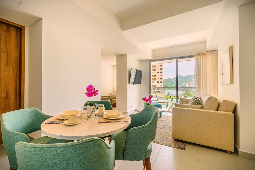 Luxury Apartment, 2 Bedrooms, Mountain View