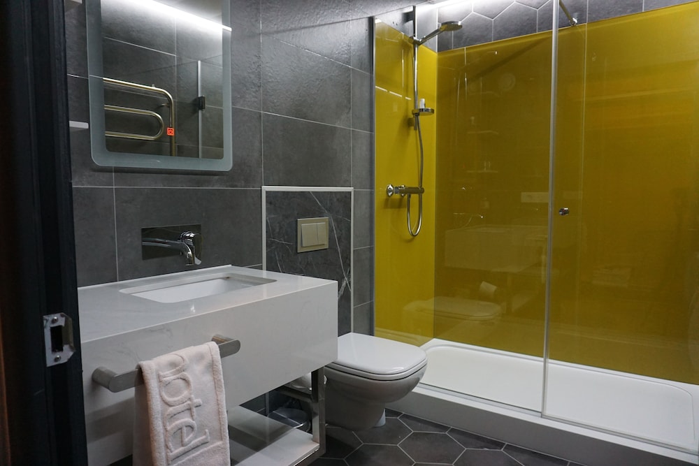 Standard Double or Twin Room - Photo 17