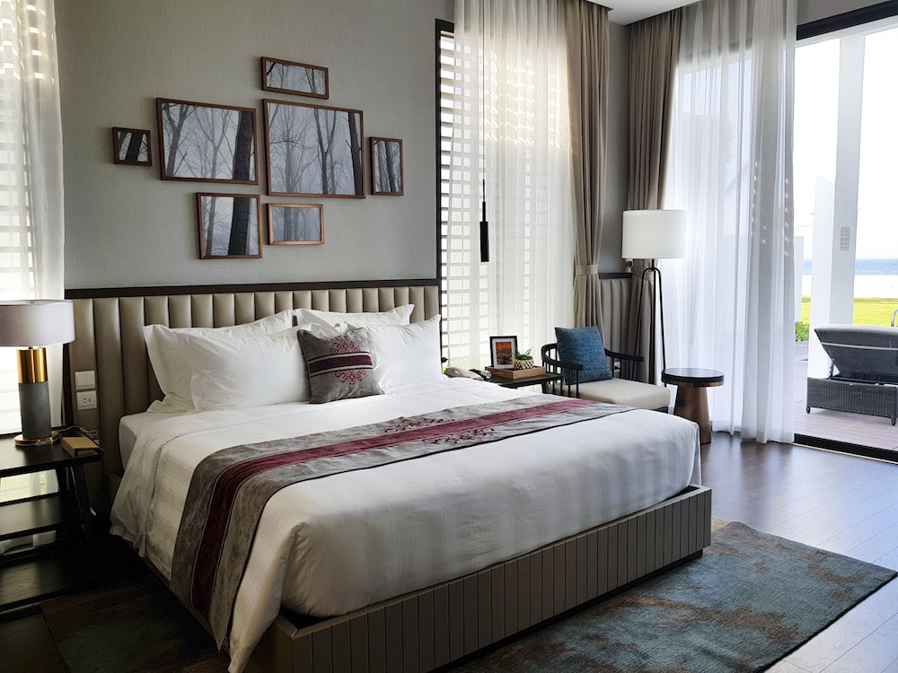 Villa 3 Bedroom Private Pool Ocean View - VinWonders Park Access