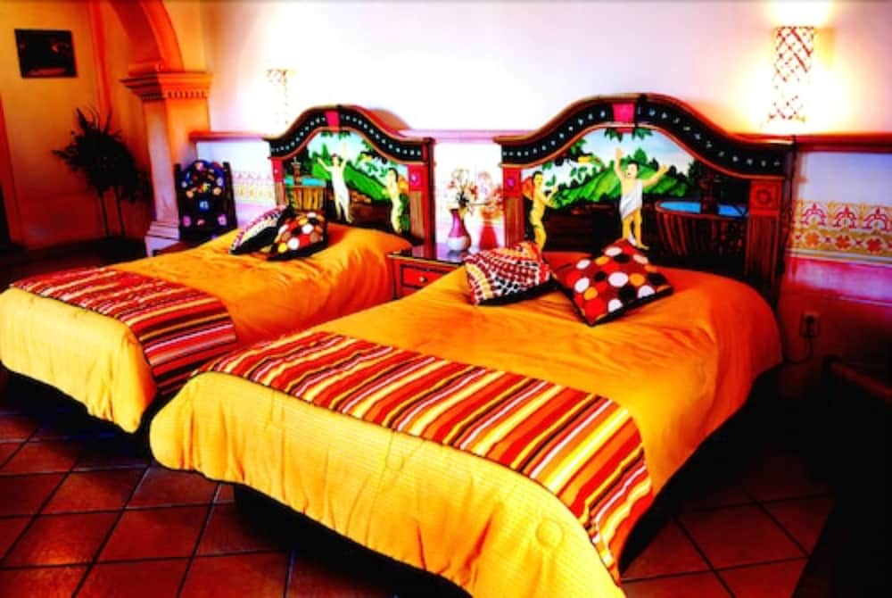 Quadruple Room, Hill View photo 1