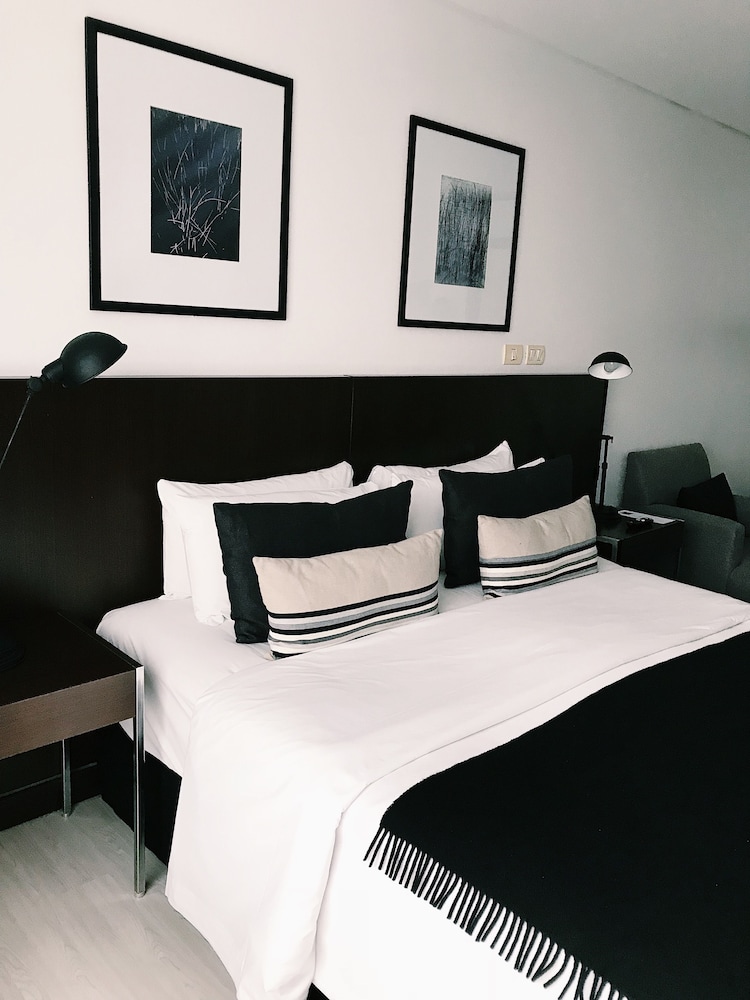 Standard Room, 1 Queen Bed, Non Smoking photo 2