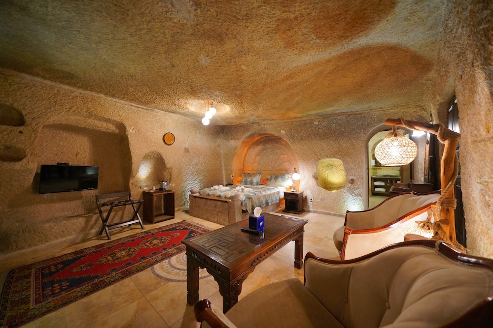 Hanzade Cave Suite photo 2