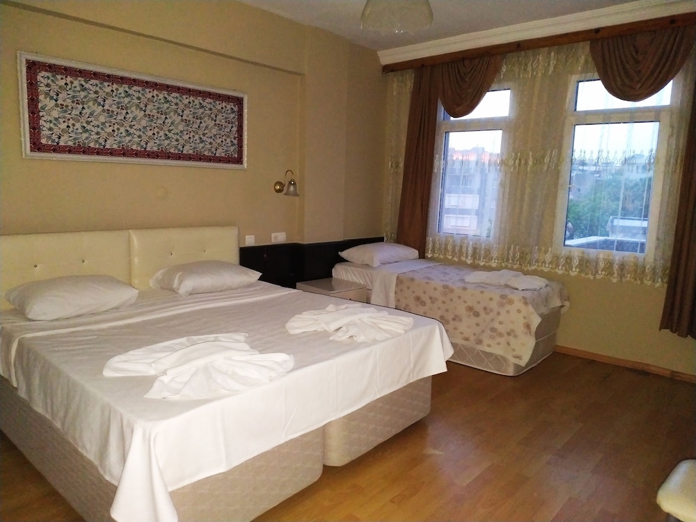 Standard Triple Room - Photo 2