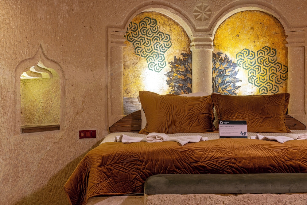 Honeymoon Room photo 2