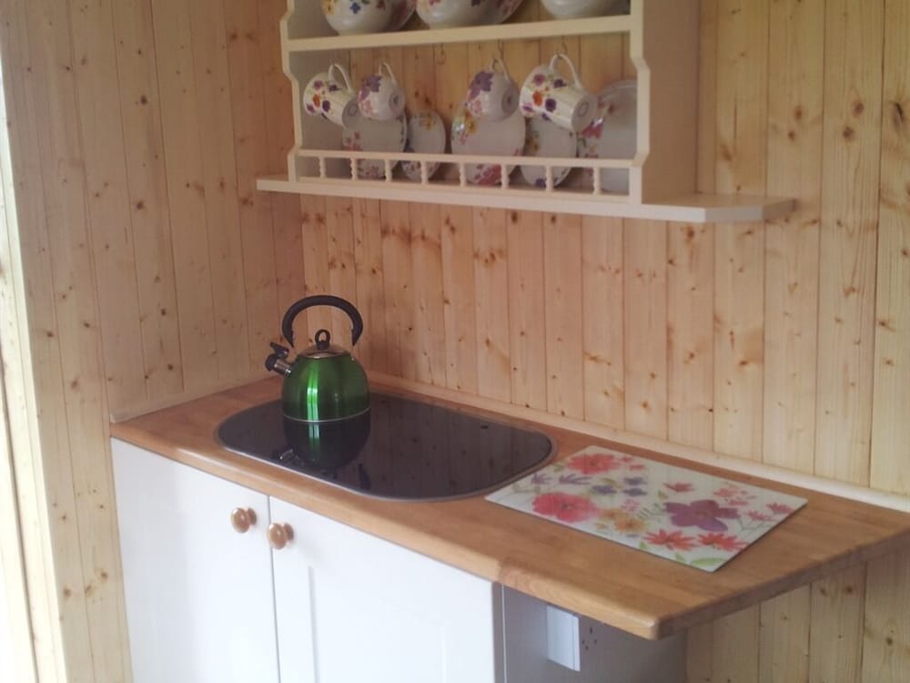 Comfort Double Room, Shared Bathroom, Park View (With Private WC) photo 3
