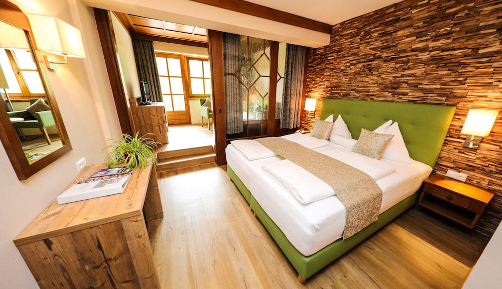 Junior Suite, Non Smoking, Balcony photo 1
