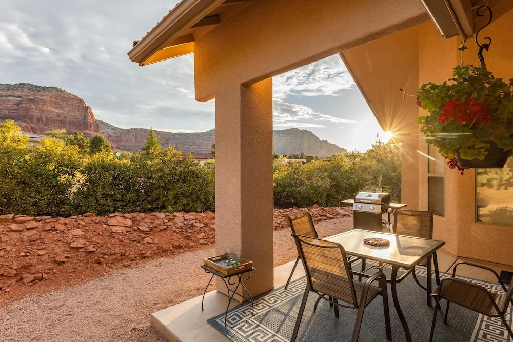 Remodeled-gateway to Red Rocks, 사진 36