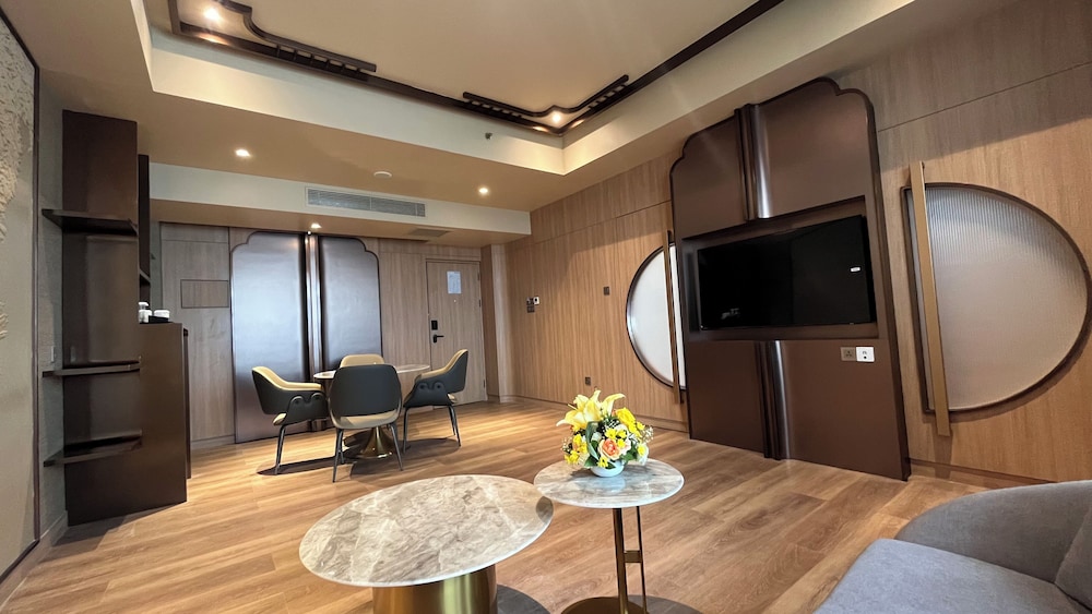 Privilege, Suite, 1 King Bed with Sofa bed photo 2