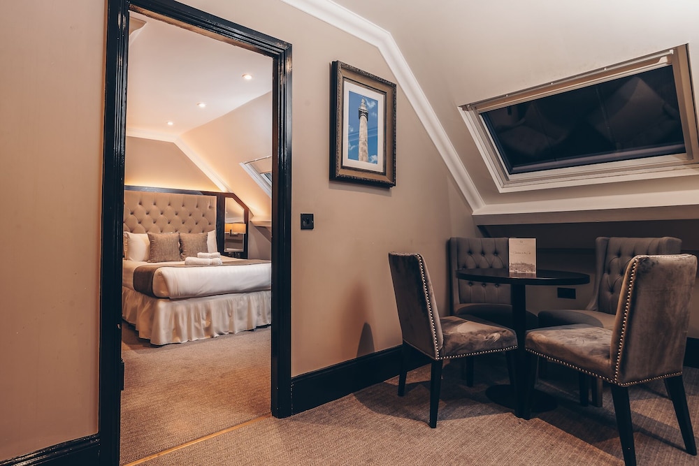 Penthouse (West Wing)