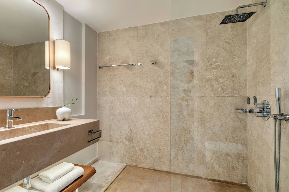 Suite, 1 Bedroom thumbnail 6