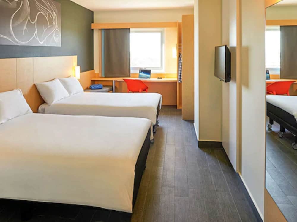 Standard Double Room, 2 Double Beds photo 3