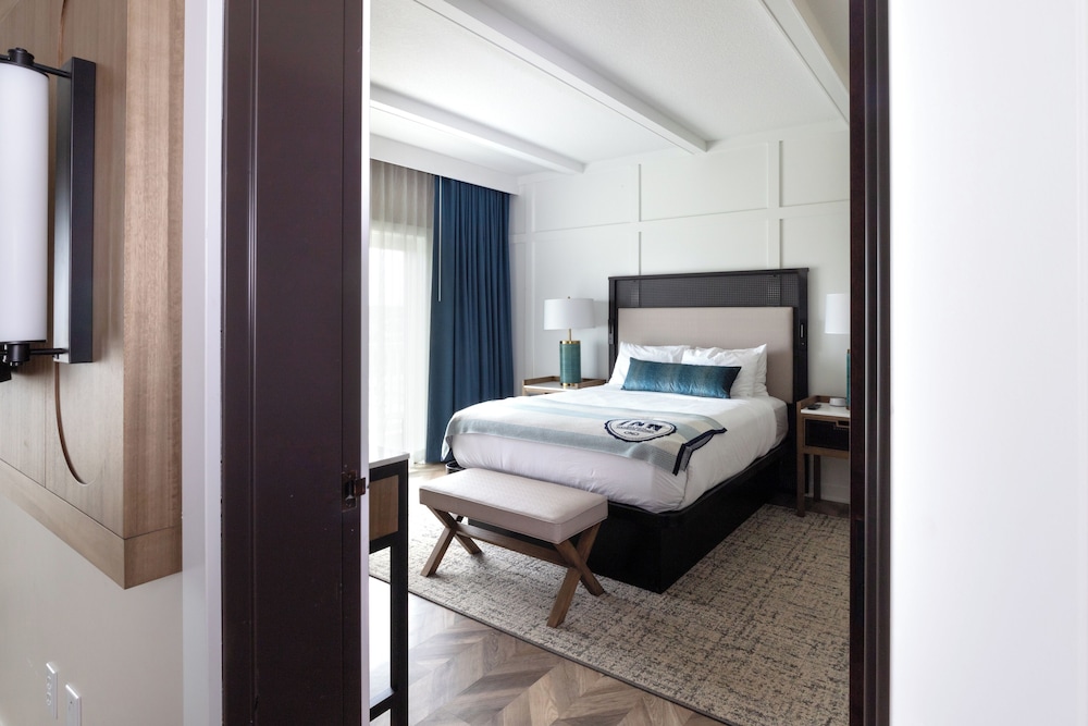 3 Queen Suite photo 2