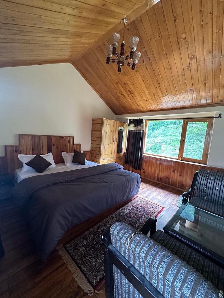 Classic Room, Balcony, Mountain View