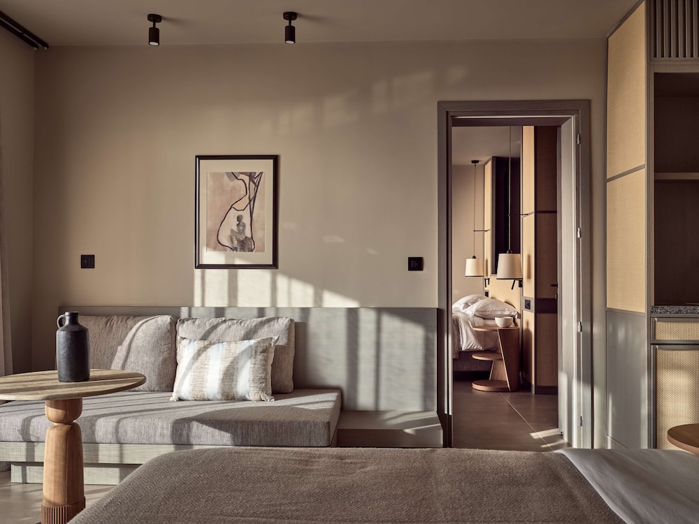 Deluxe Room, Sea View - Photo 9