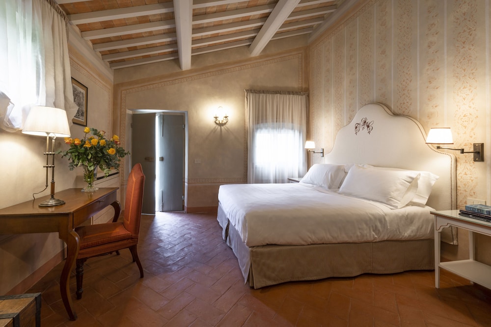 Classic Room, located in a dependence, at 300 meters from the historic Villa, accessible with stairs photo 2