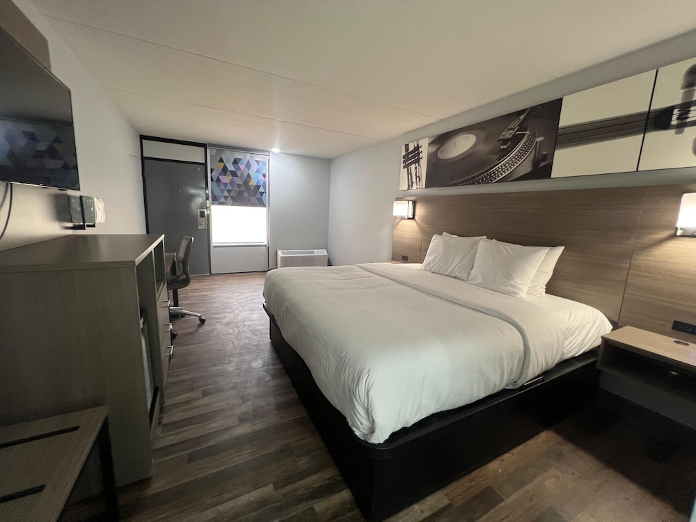 Standard Single King Bed - 3rd Floor