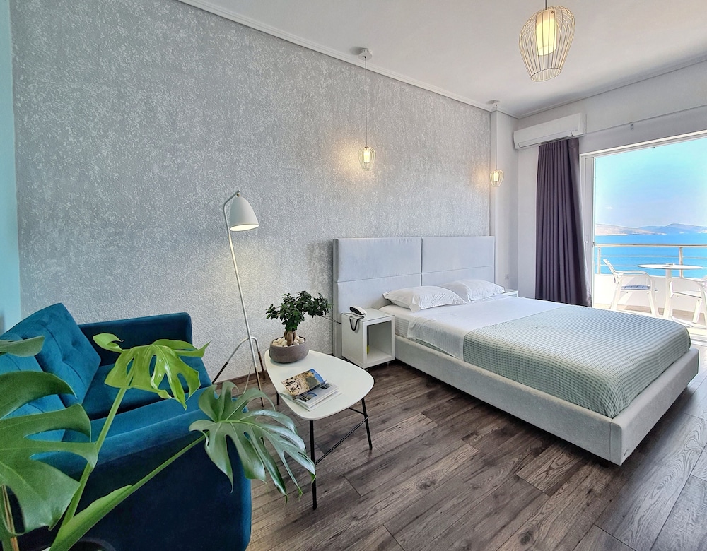 Junior Suite, 1 King Bed, Sea View (4) photo 1