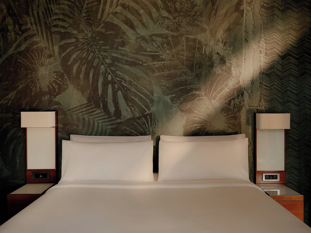 Room, 1 King Bed photo 3