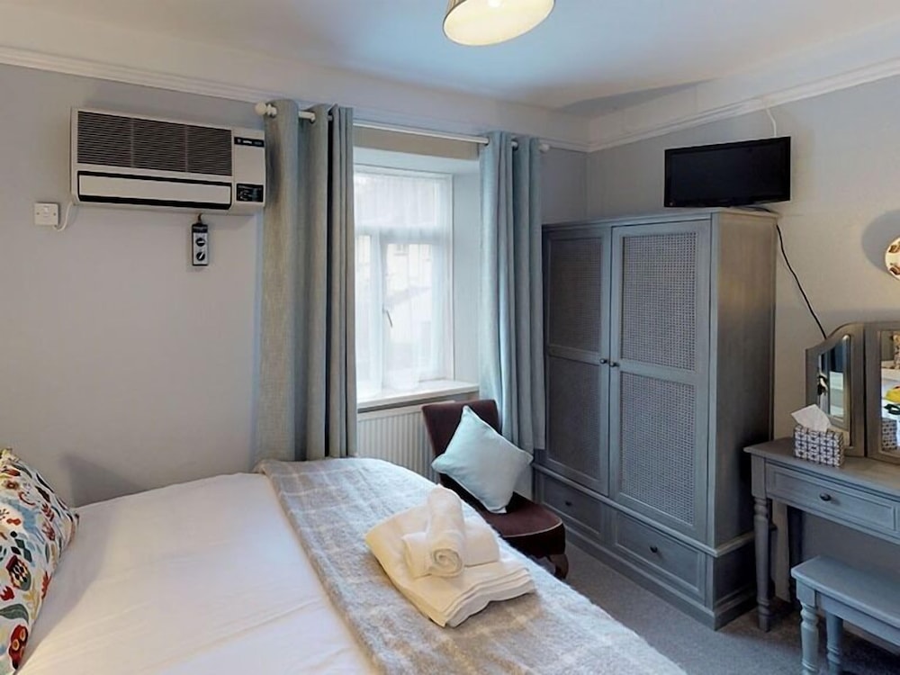 Double Room, Ensuite (Offshore Suite) photo 2