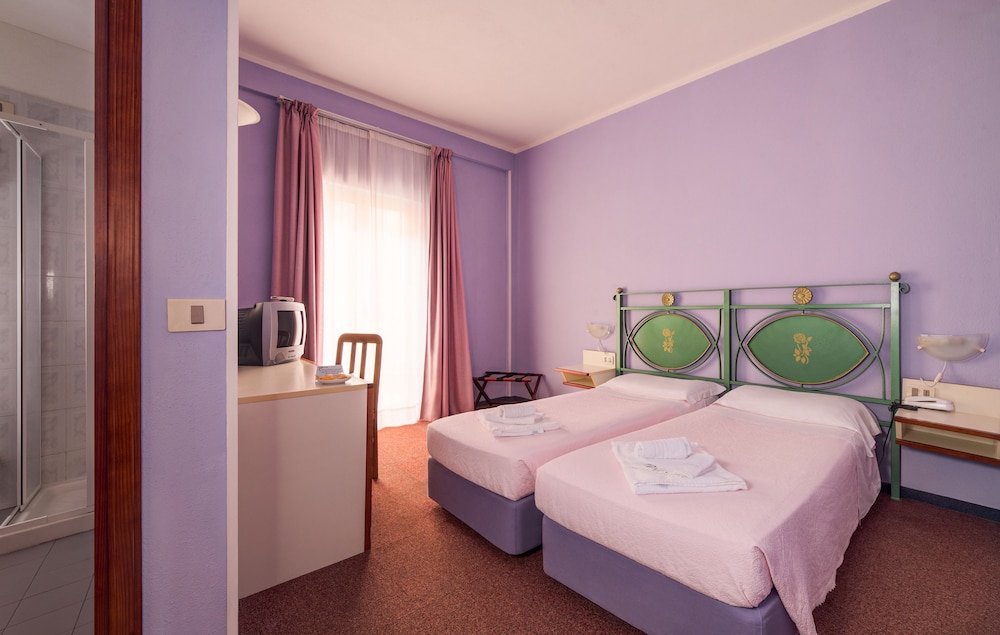 Classic Double or Twin Room photo 1