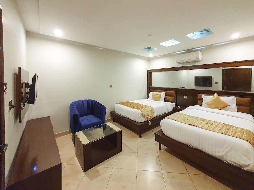 Executive Twin Room, 2 Twin Beds, Executive Level photo 2