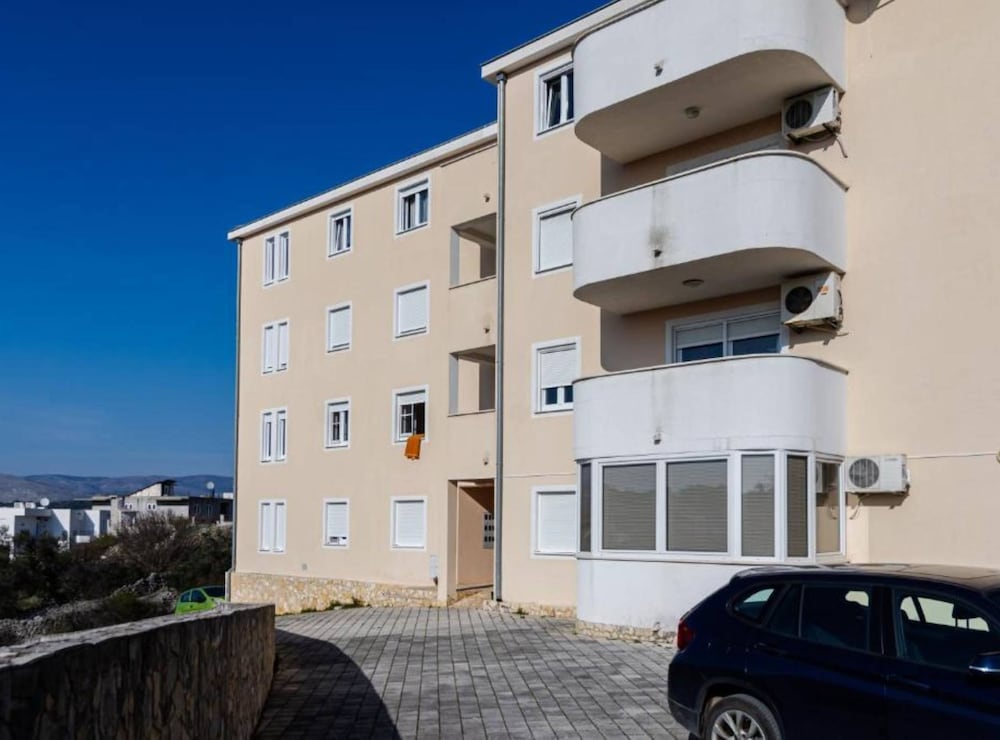 Apartment (One Bedroom Apartment with Balcony)