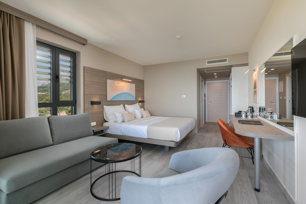 Superior Double Room with Balcony photo 3