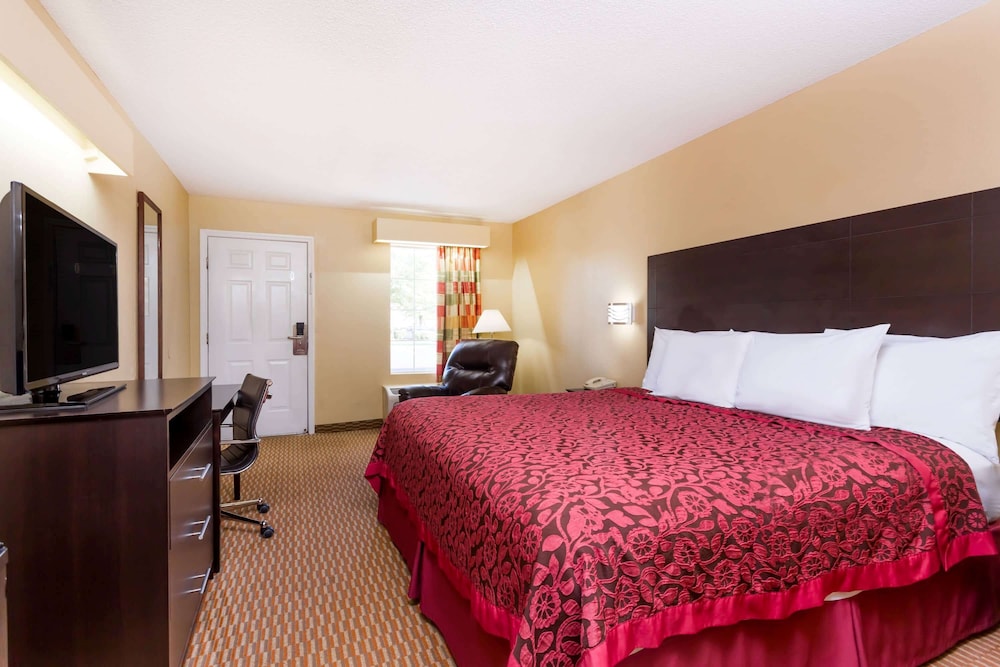 1 King Bed Room