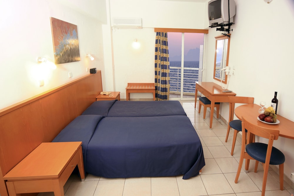 Standard Twin Room, Balcony - Photo 3